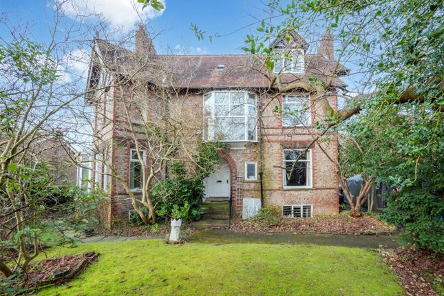 7 bed detached house