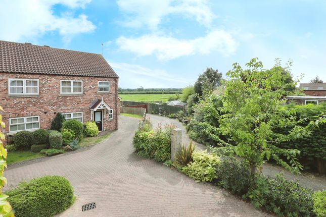 5 bed detached house