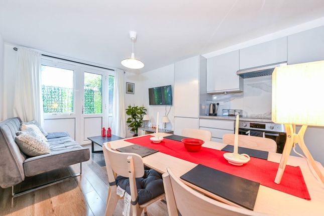 Fernhead Road, Queen's Park, London, W9 2 bed flat for sale