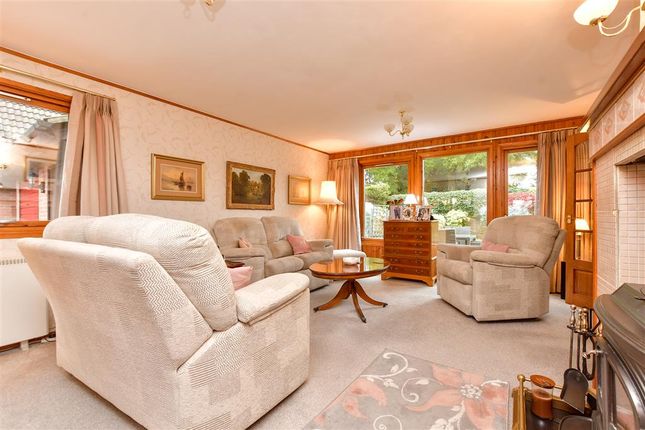 4 bed detached house