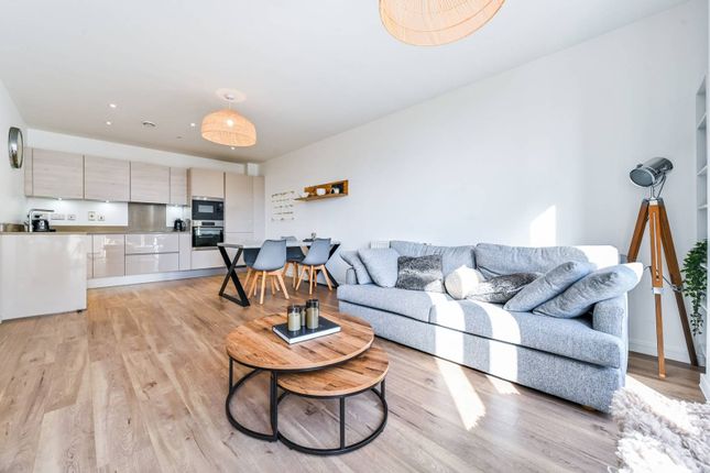 17 Nellie Cressall Way, London E3 2 bed flat for sale
