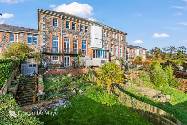 5 bedroom town house for sale
