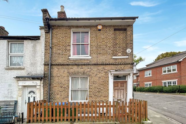 Woodville Street, Woolwich, SE18 3 bed end of terrace house for sale