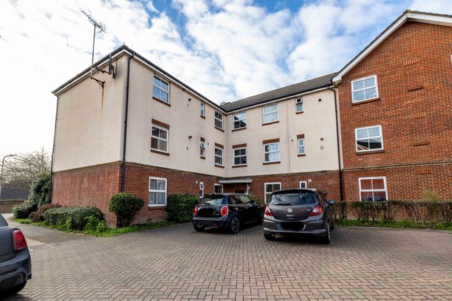 Angus Drive, Ashford, TN24 2 bed flat for sale