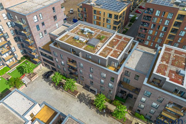 Oak Apartments, London NW9 3 bed apartment for sale