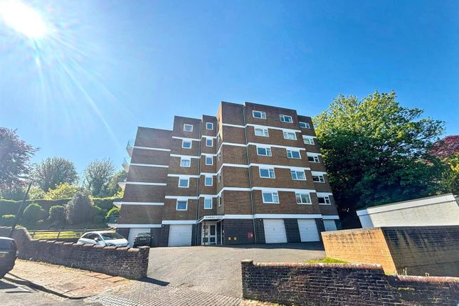 Wellcombe Crescent, Eastbourne 2 bed flat for sale