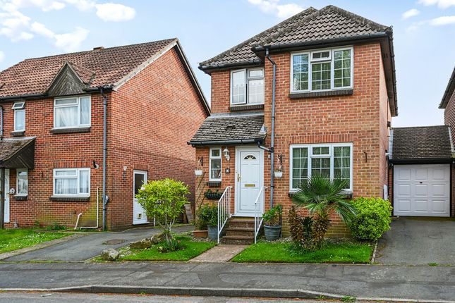 3 bedroom link detached house for sale