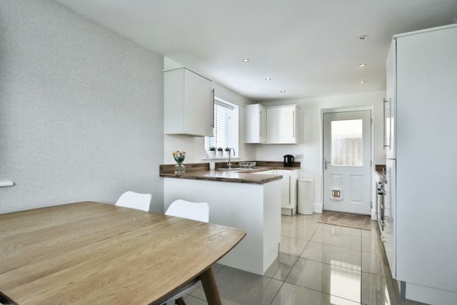 3 bed detached house