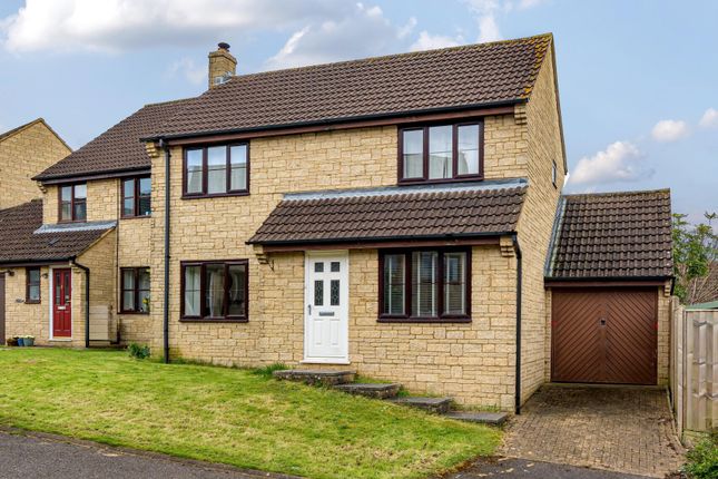 Delmont Grove, Gloucestershire GL5 3 bed detached house for sale