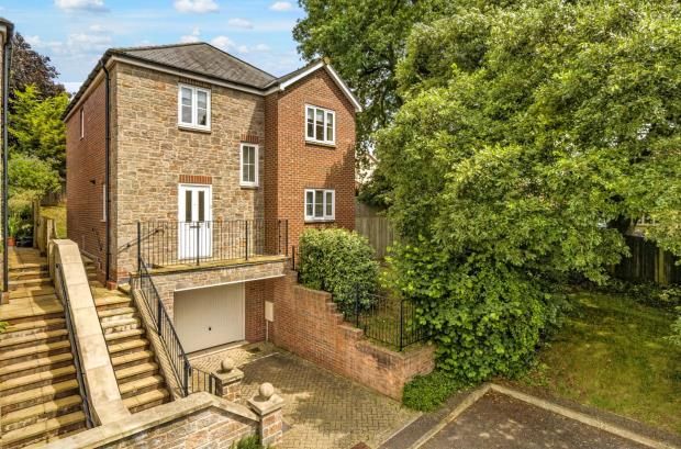 4 bed detached house