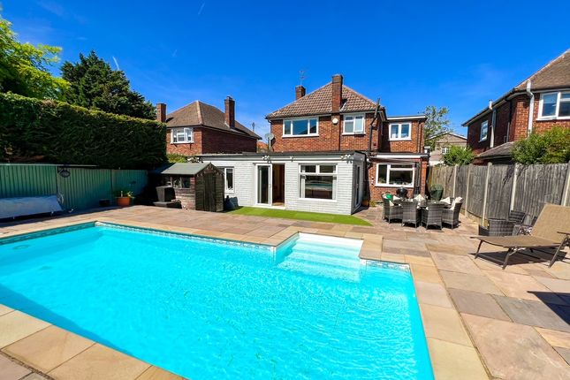 4 bed detached house