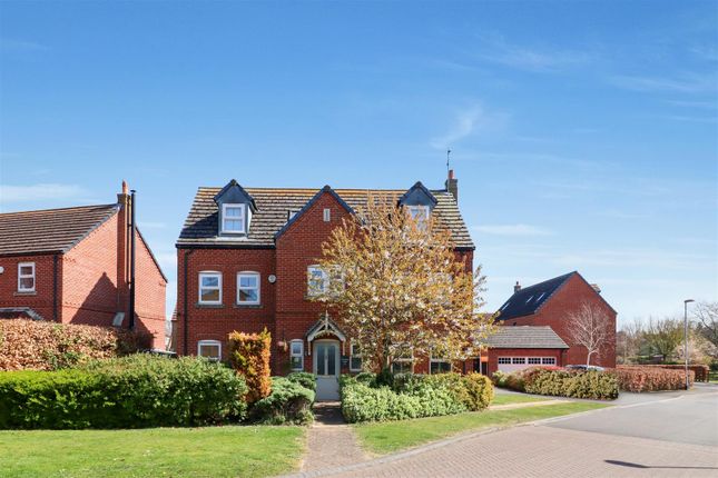 6 bedroom detached house for sale