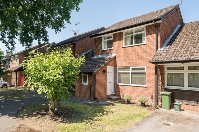 3 bedroom link detached house for sale