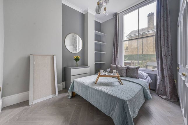 Cromwell Crescent, Kensington... 2 bed flat for sale