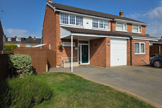 Newcomen Close, Warwickshire CV12 3 bed semi