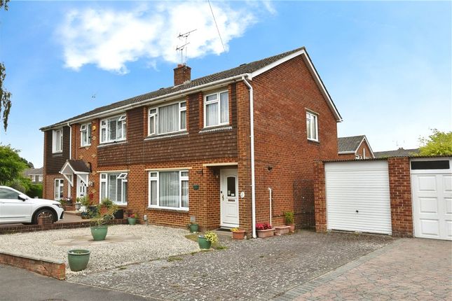 Avon Crescent, Romsey, Hampshire 3 bed end of terrace house for sale