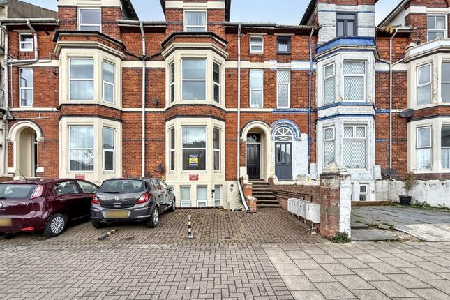 South Parade, Skegness, PE25 1 bed flat for sale