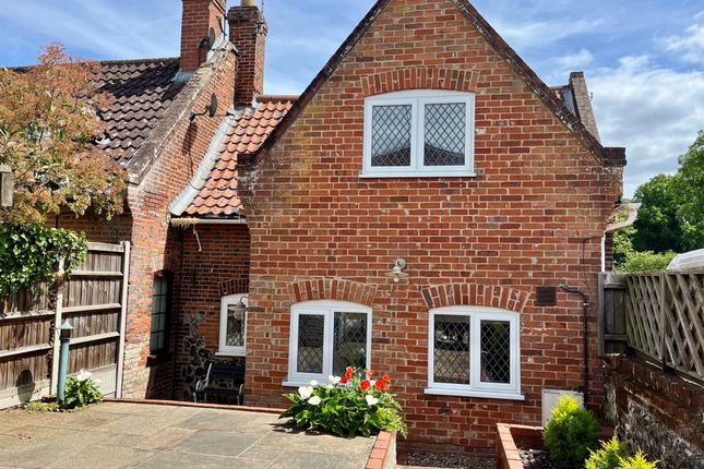 2 bedroom semi-detached house for sale
