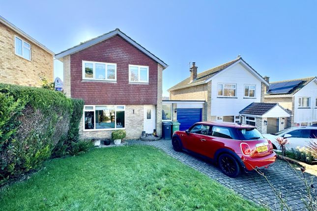 3 bed link detached house