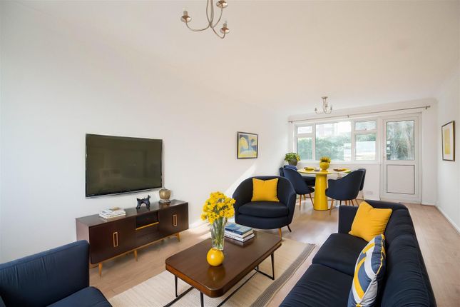 Jireh Court, Haywards Heath 2 bed flat for sale