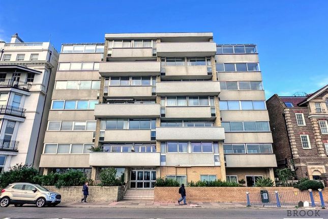 Grand Parade, Eastbourne BN21 2 bed flat for sale