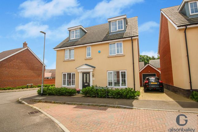 5 bed detached house