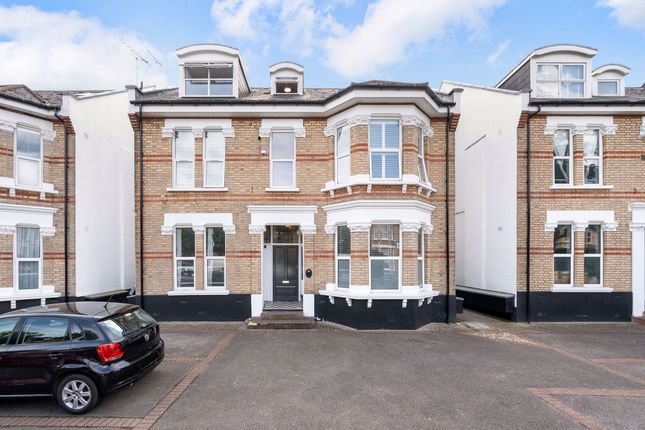 The Avenue, Surbiton KT5 2 bed apartment for sale
