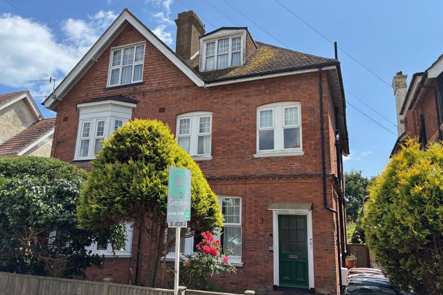 3 bedroom flat for sale