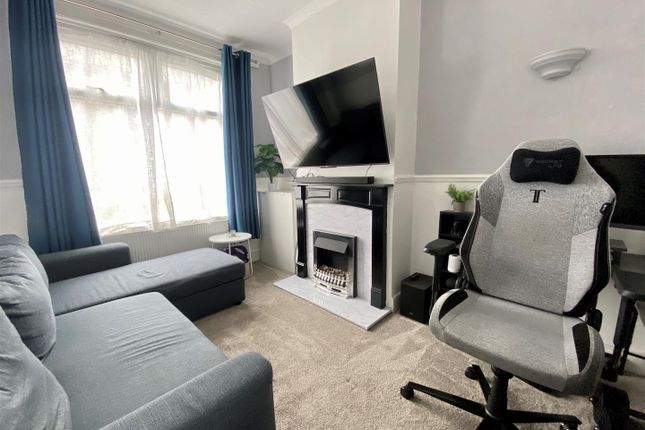 Sydney Road, Eastbourne 2 bed end of terrace house for sale