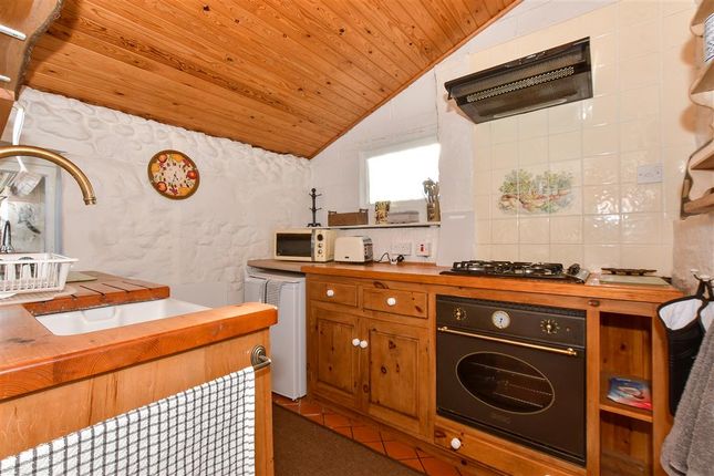 2 bedroom detached house for sale