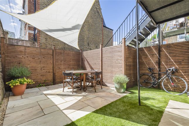 Oakbury Road, Fulham, London, SW6 3 bed flat for sale