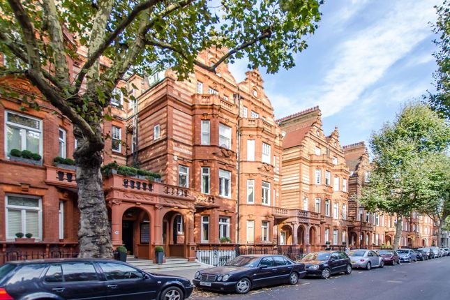 Sloane Gardens, Chelsea, London, SW1W 2 bed flat for sale