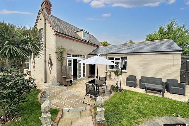2 bedroom cottage for sale