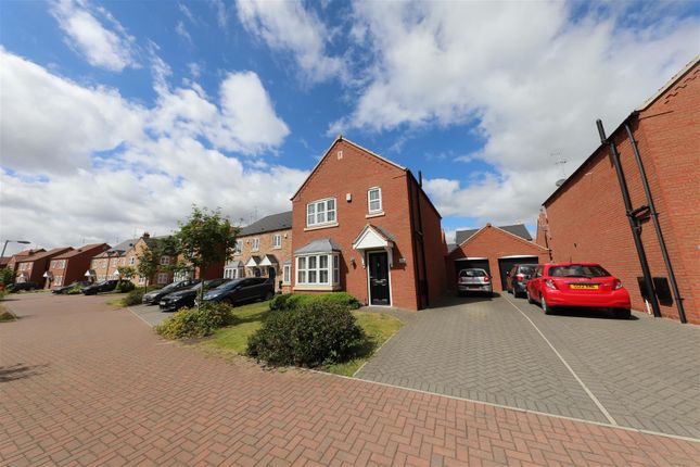 Farrier Close, Kingswood, Hull 3 bed detached house for sale