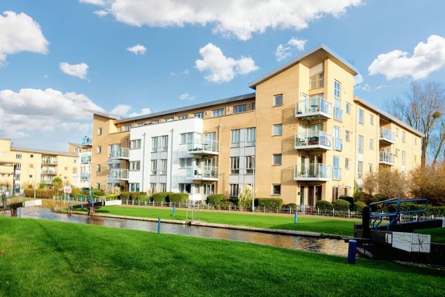 Lockside Marina, Chelmsford CM2 2 bed apartment for sale