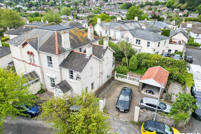 4 bed semi-detached house
