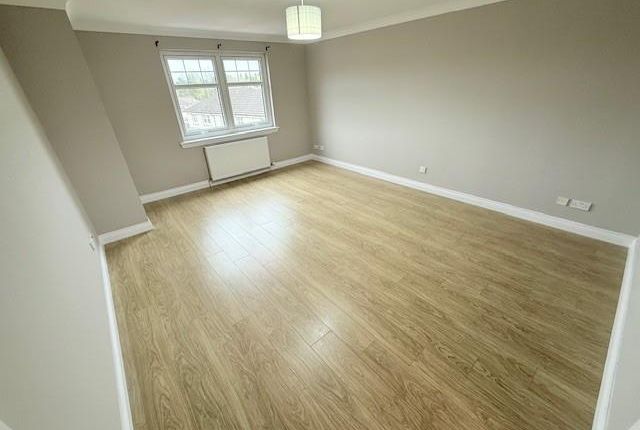 Corthan Court, Lochty Meadows, Thornton, 2 bed apartment for sale