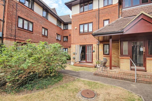 Star Holme Court, Ware SG12 2 bed apartment for sale