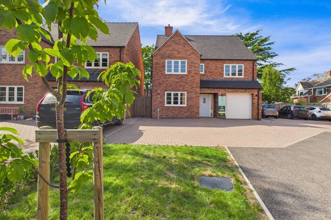 Elizabeth Grove, Tamworth B79 4 bed detached house for sale