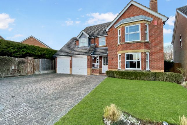 5 bed detached house