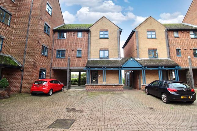 Riverdene Place, Southampton SO18 1 bed apartment for sale