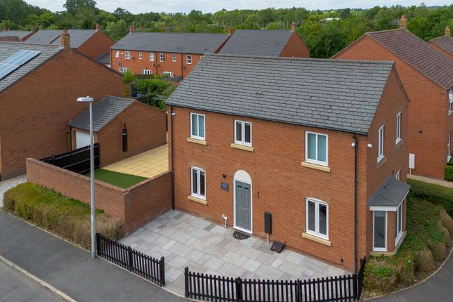 3 bed detached house