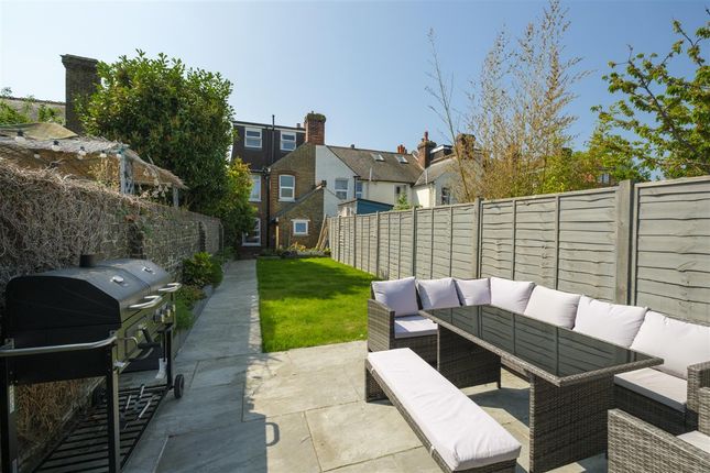 Whitstable Road, Faversham 3 bed end of terrace house for sale
