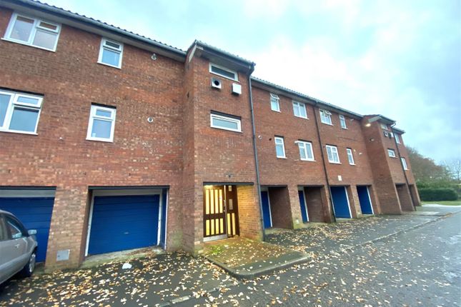 Winters Way, Waltham Abbey 1 bed flat for sale