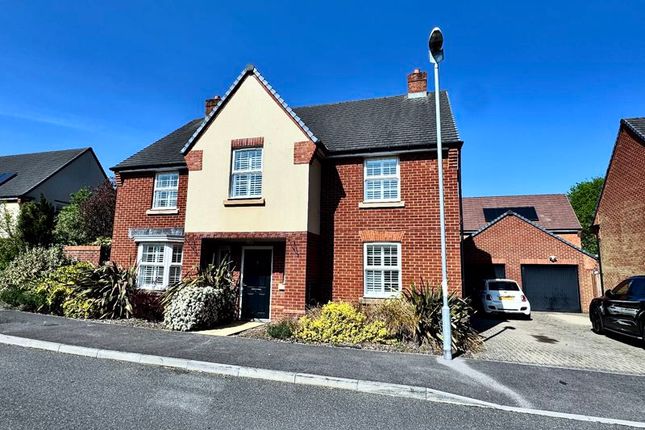 5 bed detached house