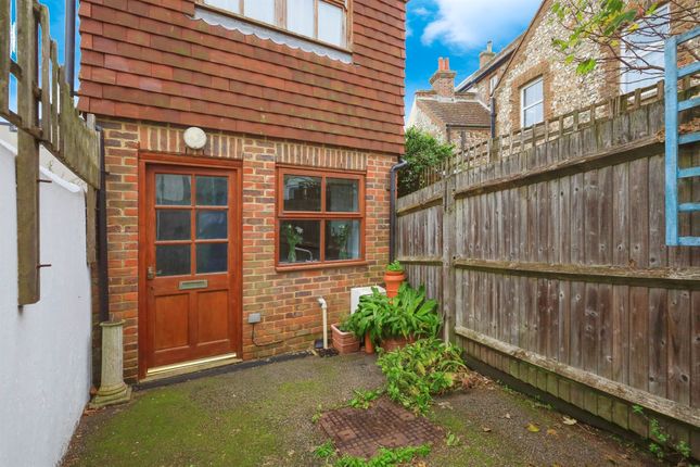 1 bedroom ground floor flat for sale