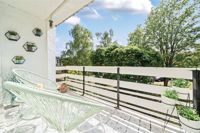 3 bedroom flat for sale