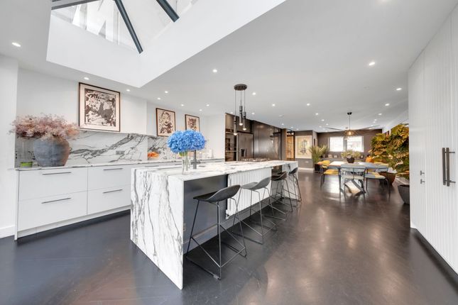 Richmond Road, London E8 5 bed terraced house for sale