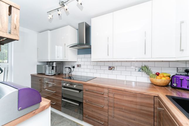 1 bedroom ground floor flat for sale