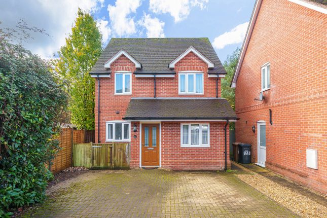 Botley Road, North Baddesley... 3 bed detached house for sale